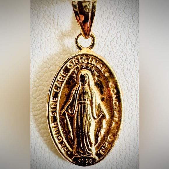 Religious (Mama Mary) Pendant. 💛 Real 18(18k) Karat Solid Gold Jewelry - Picture 3 of 8